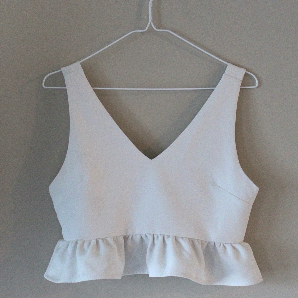 Chic White Ruffle Hem Peplum Crop Top Tank